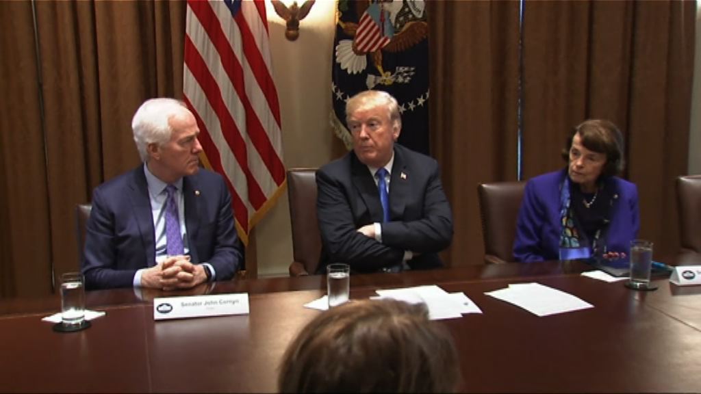 特朗普指已向全國步槍協會表明加強買槍審查