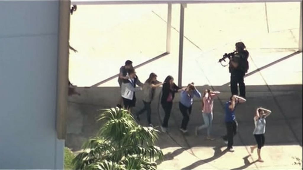 佛羅里達新法案加強管制槍械