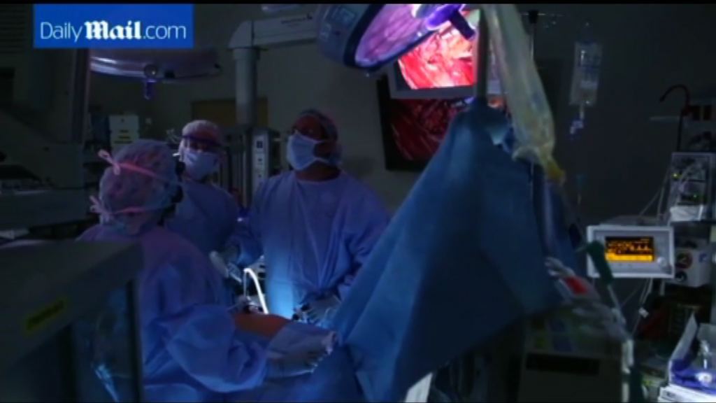 美首次進行HIV感染者器官移植