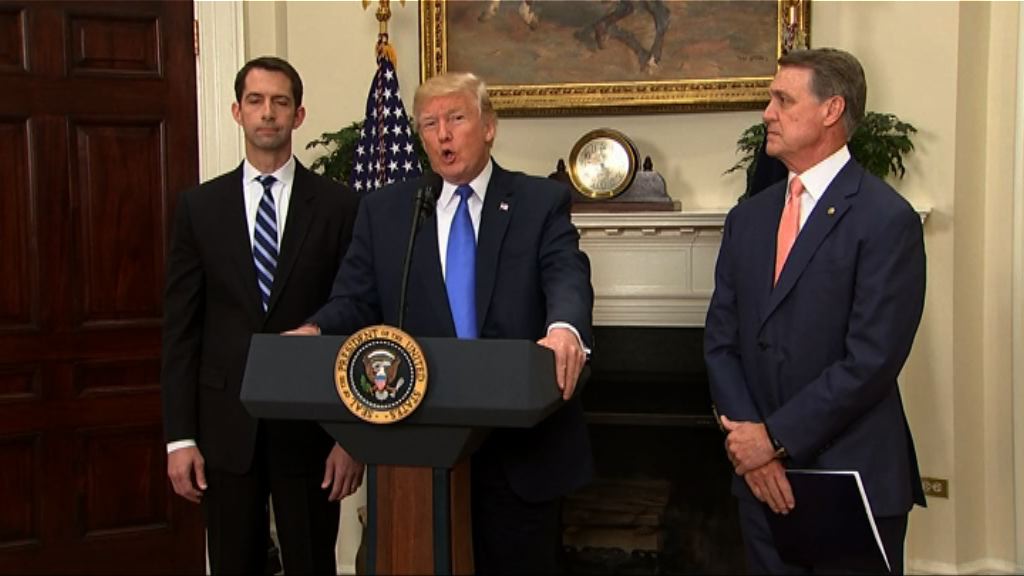 特朗普支持修改移民法提升移民質素