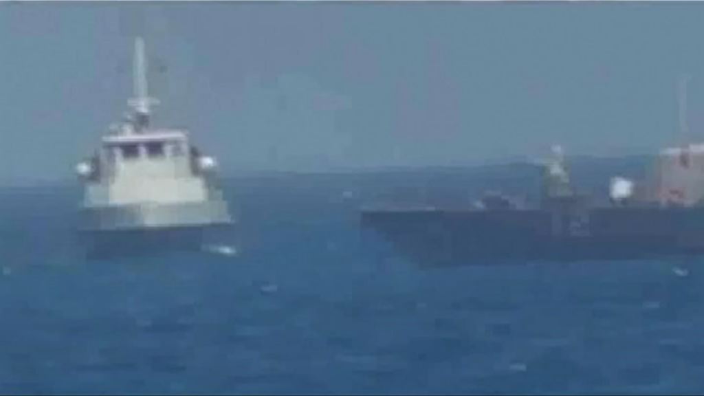 美軍巡邏艇向伊朗船隻開火警告