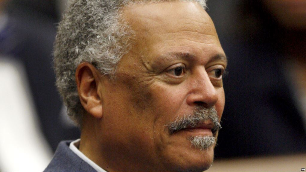 命令被遣返母女折返法官曾審理涉電郵門案件