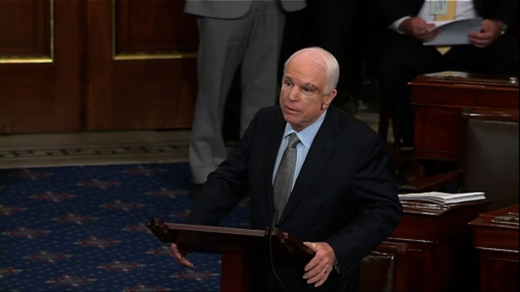 辯論新醫保法案獲通過全賴共和黨麥凱恩