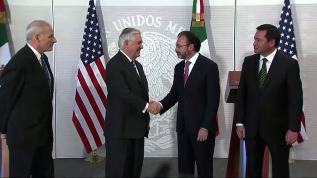 美國官員訪墨西哥冀緩和關係