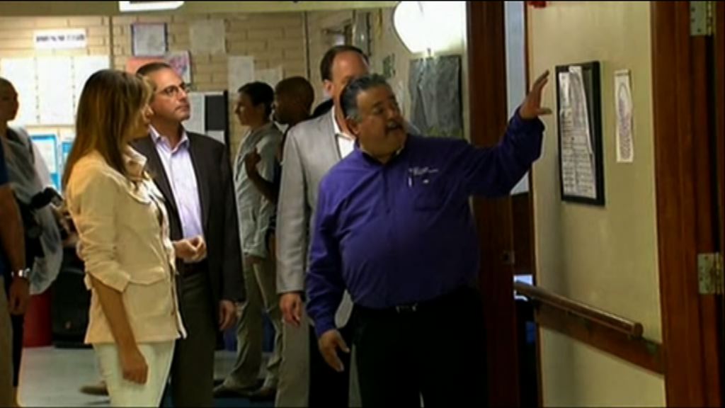 梅拉尼婭訪非法入境兒童收留中心