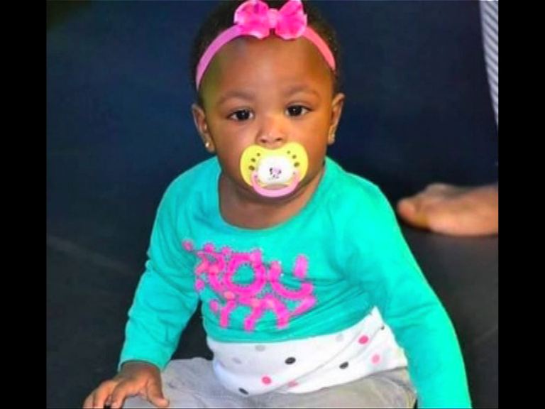 美八歲男童涉打死女嬰被控謀殺