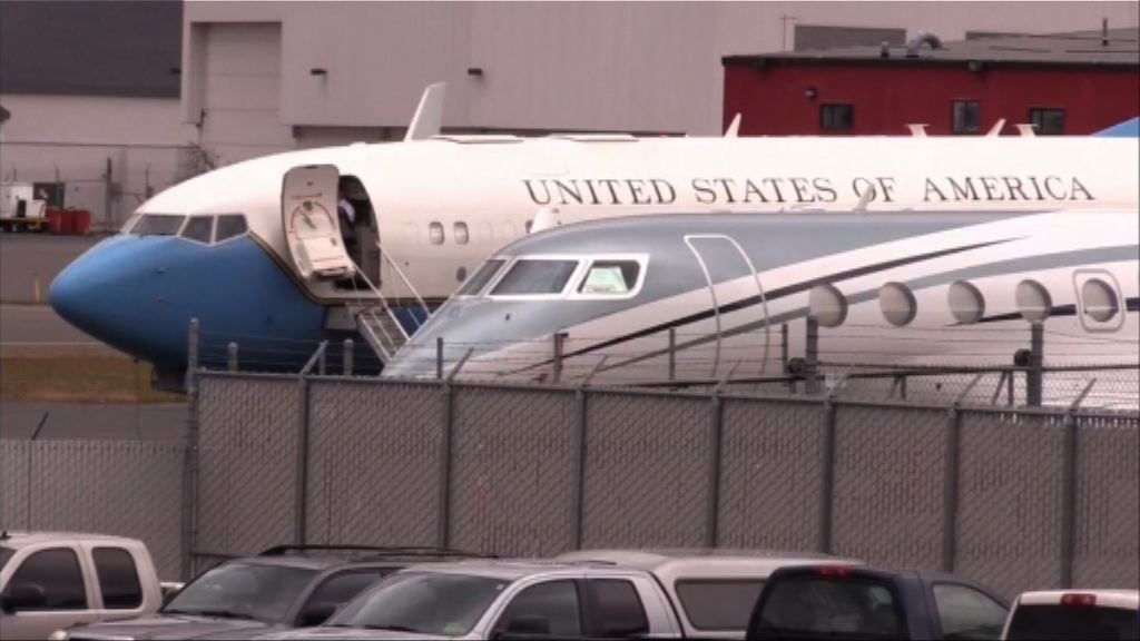 獲北韓釋放三名美國公民抵美 