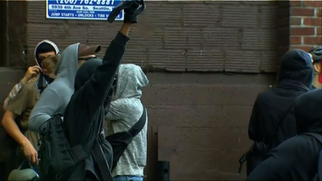 美國多個城市續有極右組織示威