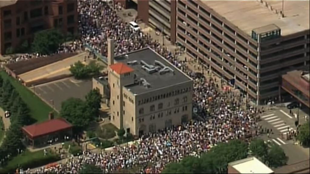 美國有七百多個集會抗議零容忍政策