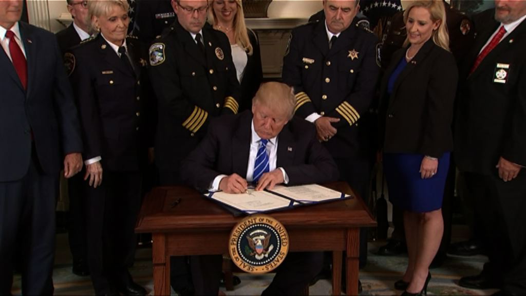 特朗普簽署對俄羅斯新一輪制裁