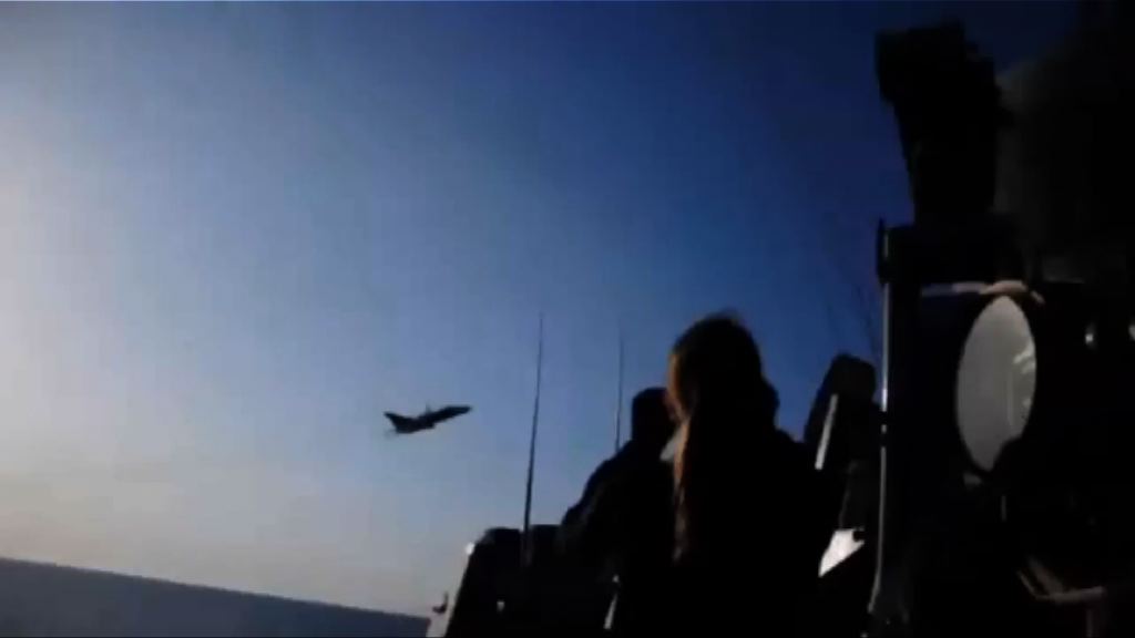 美國指俄戰機掠過美軍艦進行模擬攻擊