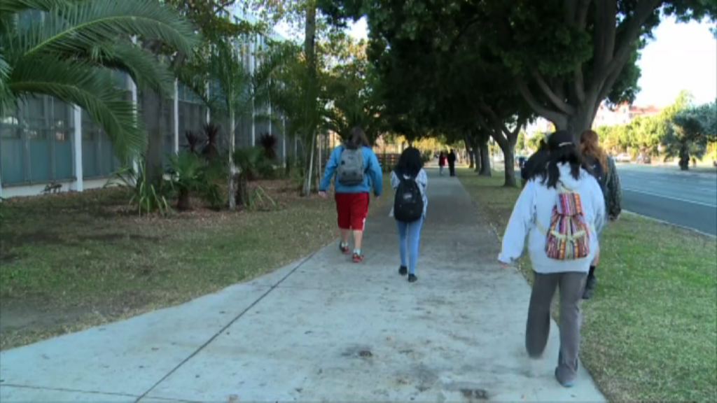 洛杉磯學區教導家長心理急救法