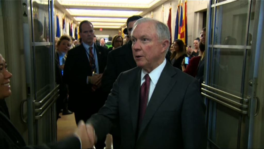 塞申斯接受通俄門調查組問話