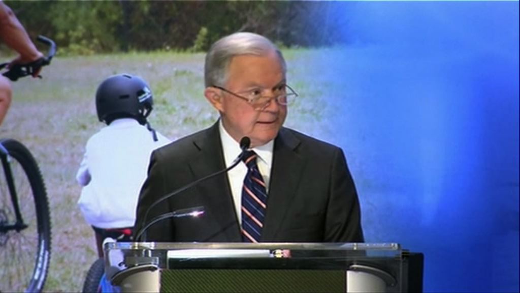 特朗普批塞申斯不派檢察官跟進濫權爭議