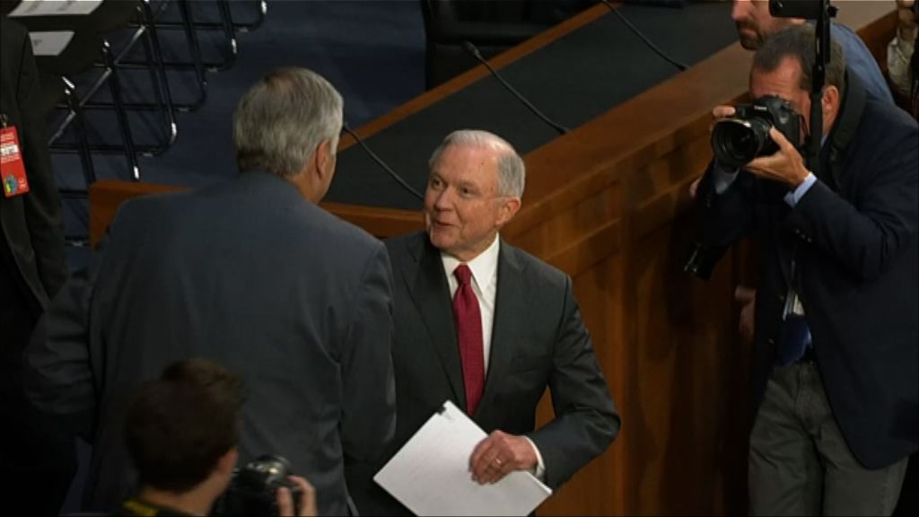 通俄門　塞申斯拒答問題或稱忘記惹議員不滿