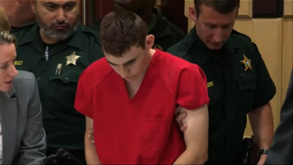 佛羅里達州校園槍擊案疑犯再出庭