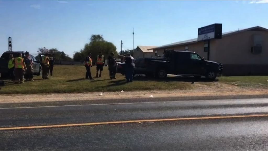 美國得州教堂槍擊案據報最少25人死