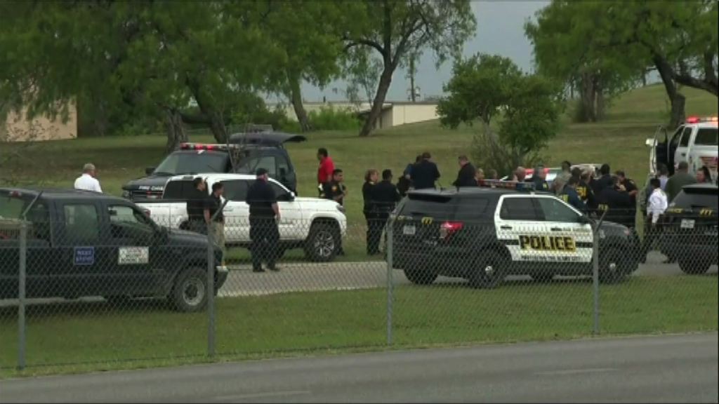 美得州空軍基地槍擊兩人死