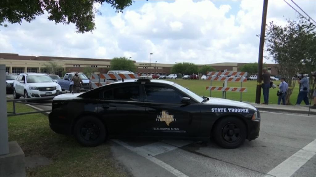 得州高中槍擊案警方繼續調查槍手動機
