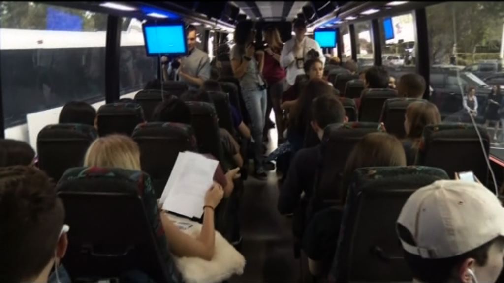 佛州校園槍擊　學生家長施壓要求加強槍械管制