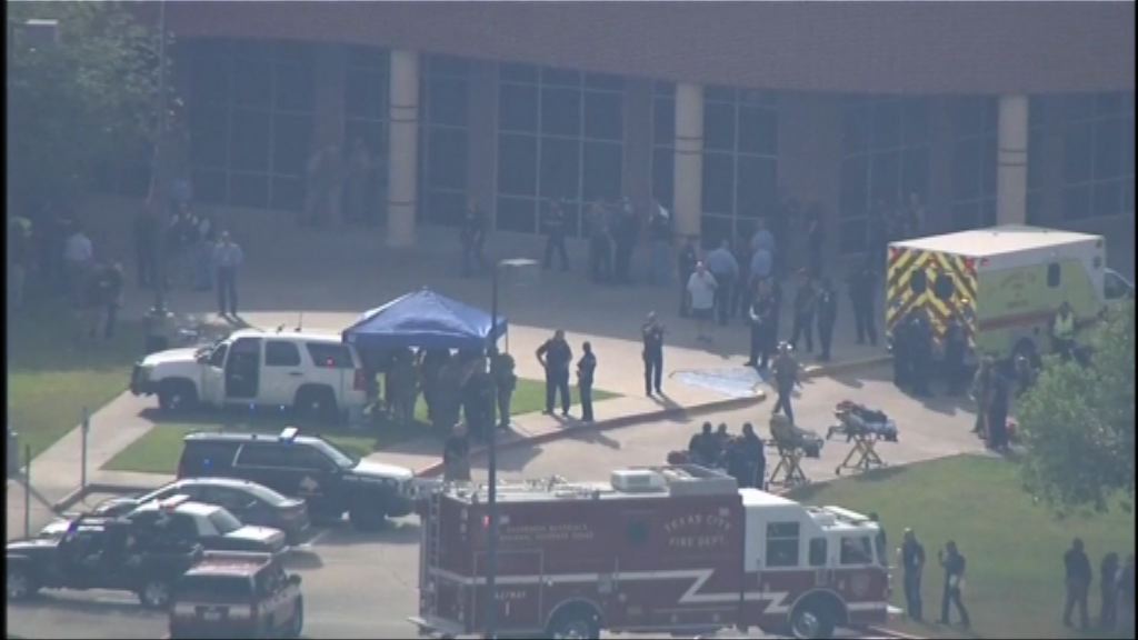 美國得州高中發生槍擊案至少八死　槍手被捕 