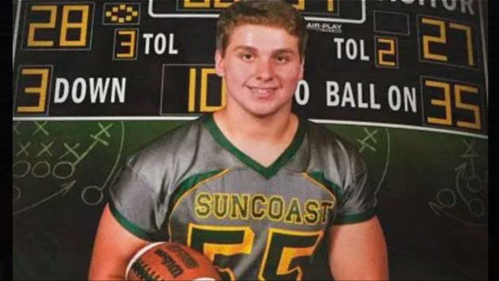 美大學生發狂刺死夫婦面臨謀殺控罪