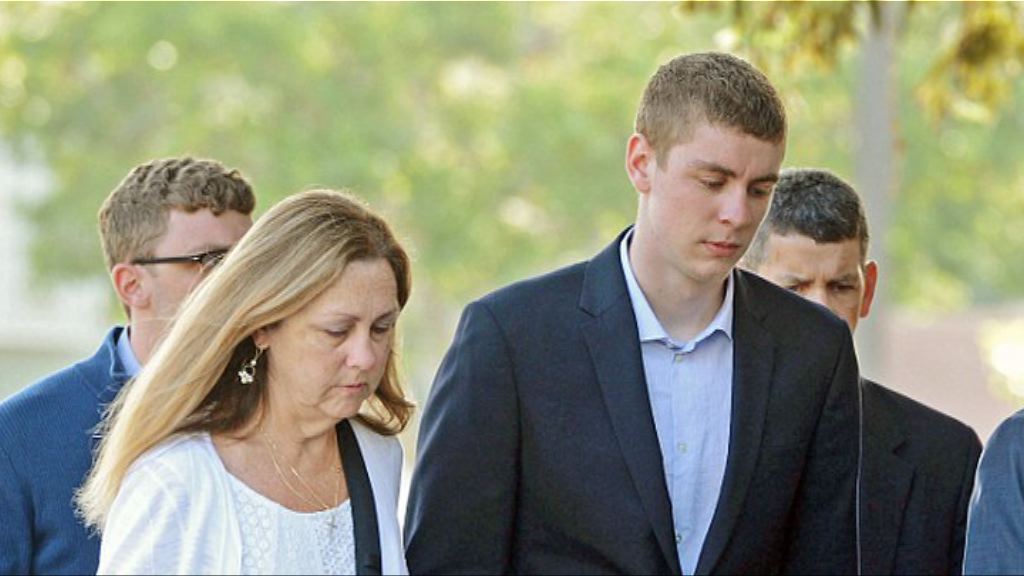 史丹福大學前泳將強姦獲輕判惹公憤