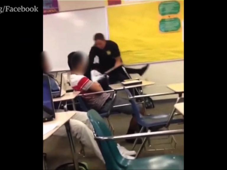 黑人學生疑遭校警過度武力對待