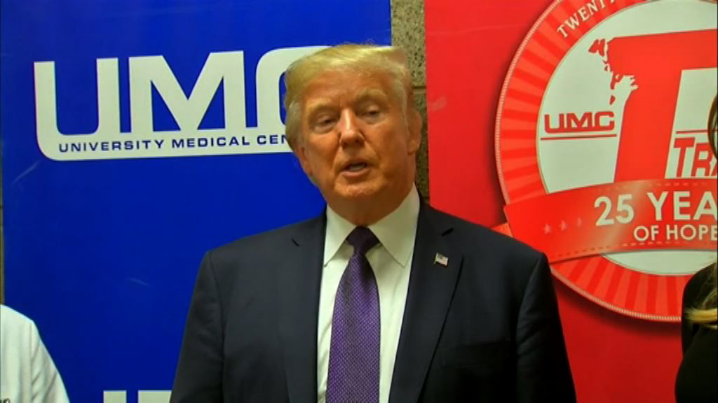 特朗普到拉斯維加斯探望槍擊案傷者