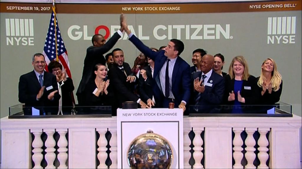 電訊、金融股造好　三大指數齊創收市新高