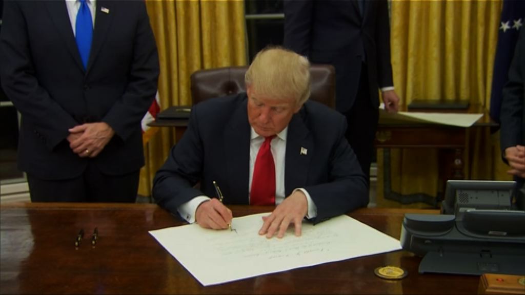 特朗普簽署行政命令針對醫保