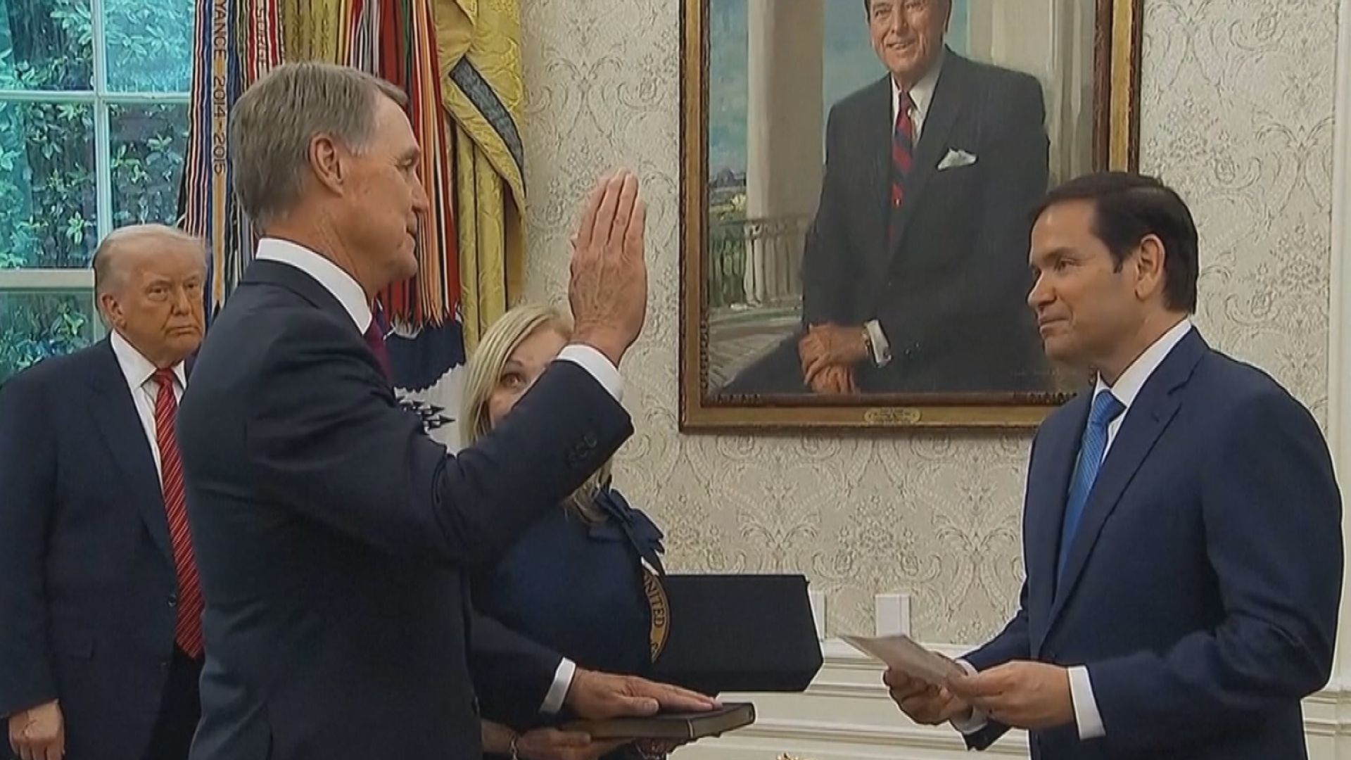 美國駐中國大使珀杜宣誓就任