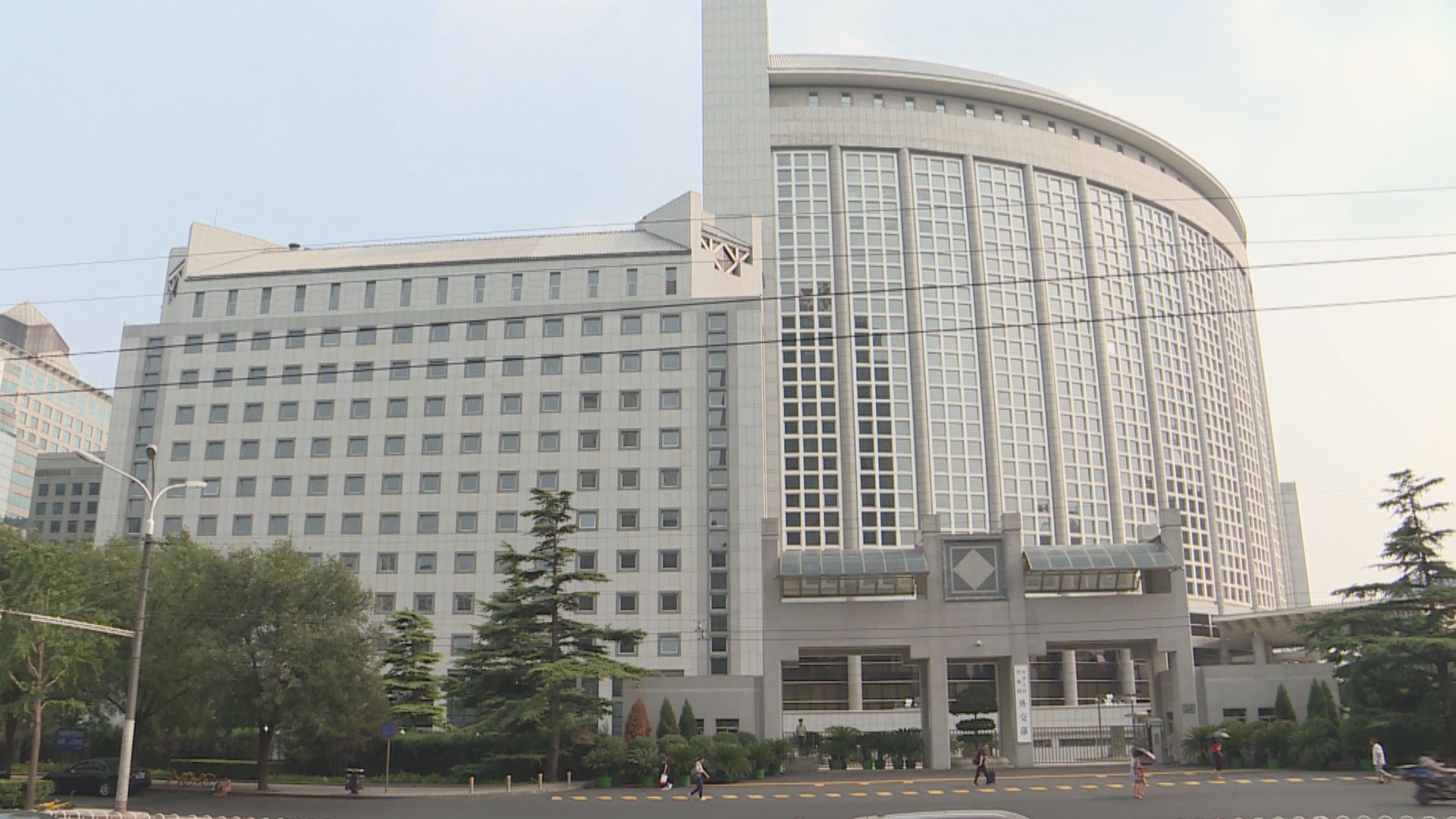 中國警告華府撤控　否則拘捕美國公民