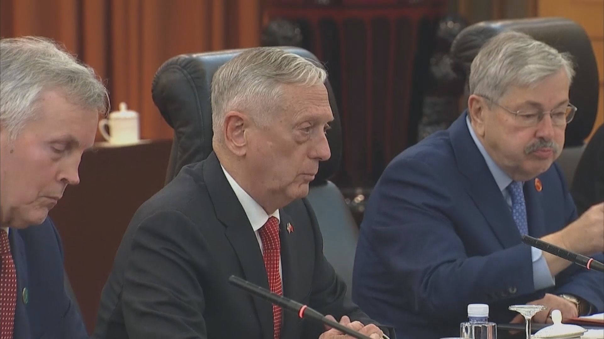 美中國防部長在新加坡舉行會談