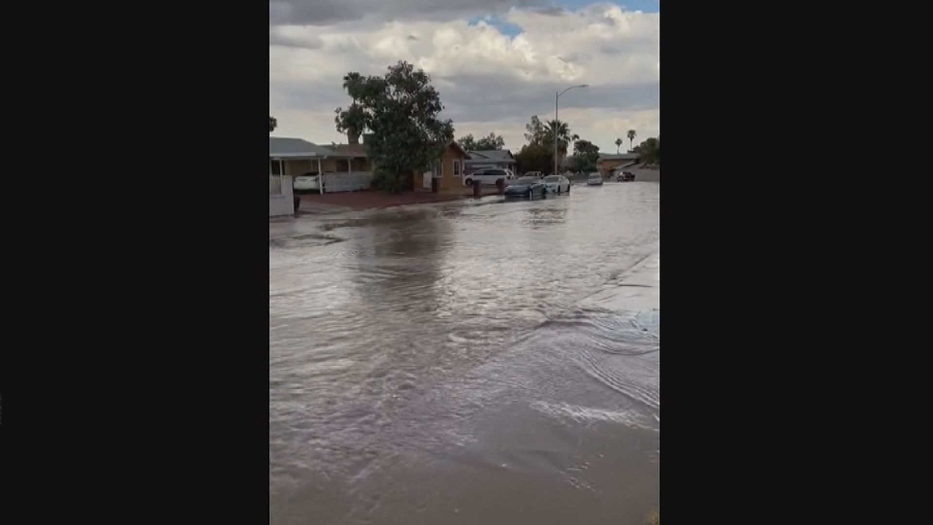 希拉里降級為一級颶風 但料仍會為美墨帶來危險暴風雨