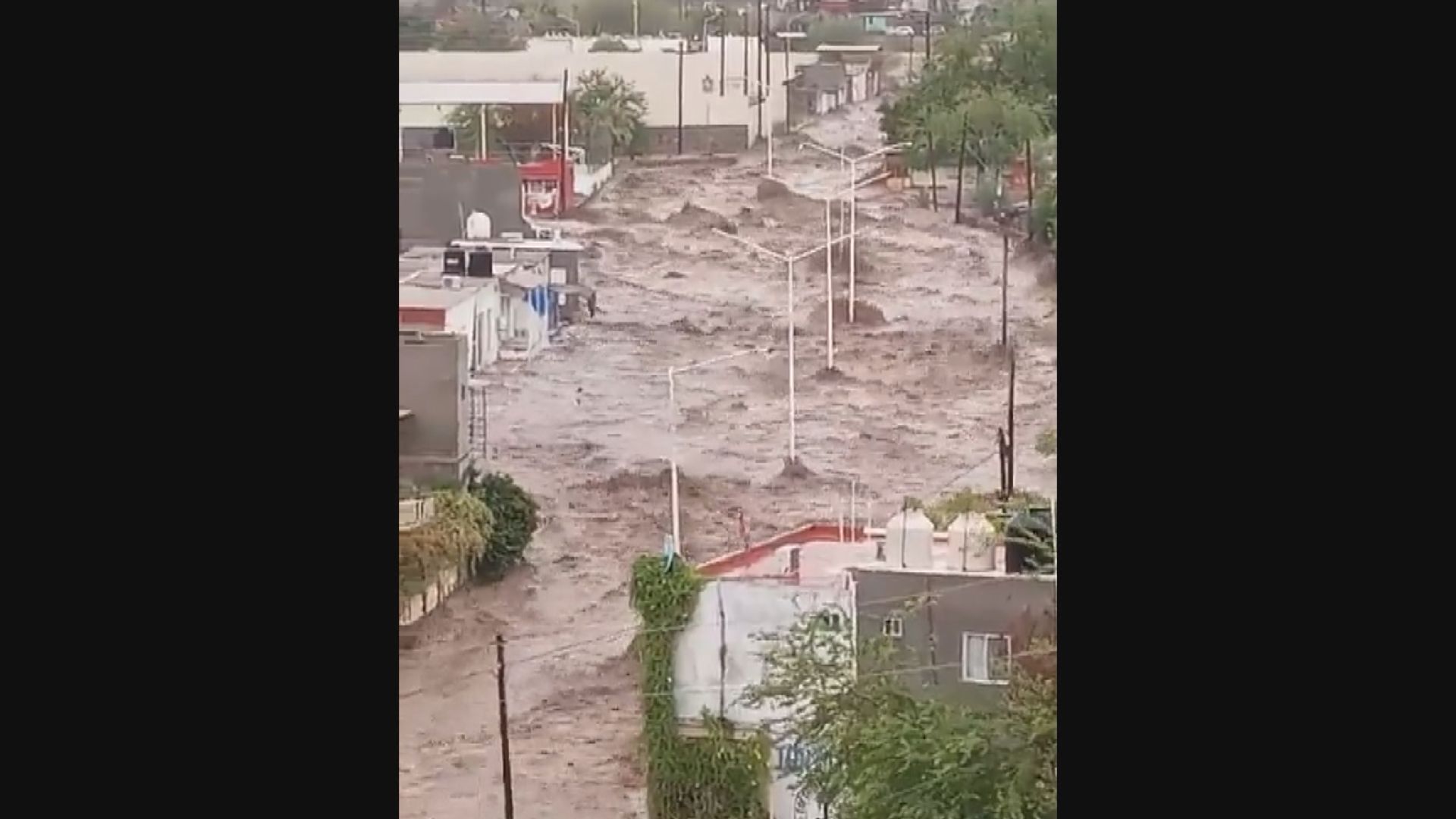 希拉里逼近美國南加州 美國國家颶風中心警告或釀災難性水浸