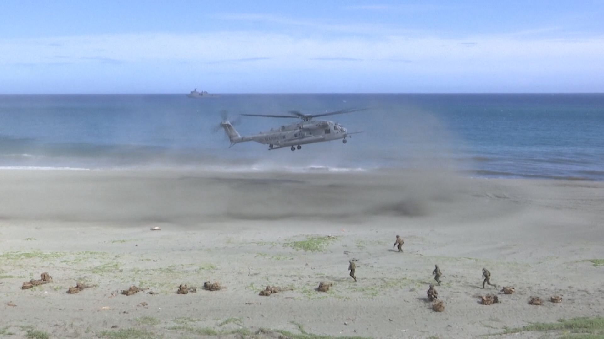 美國菲律賓展開歷來最大型聯合軍演　將在面對南海海域首度實彈發炮演習