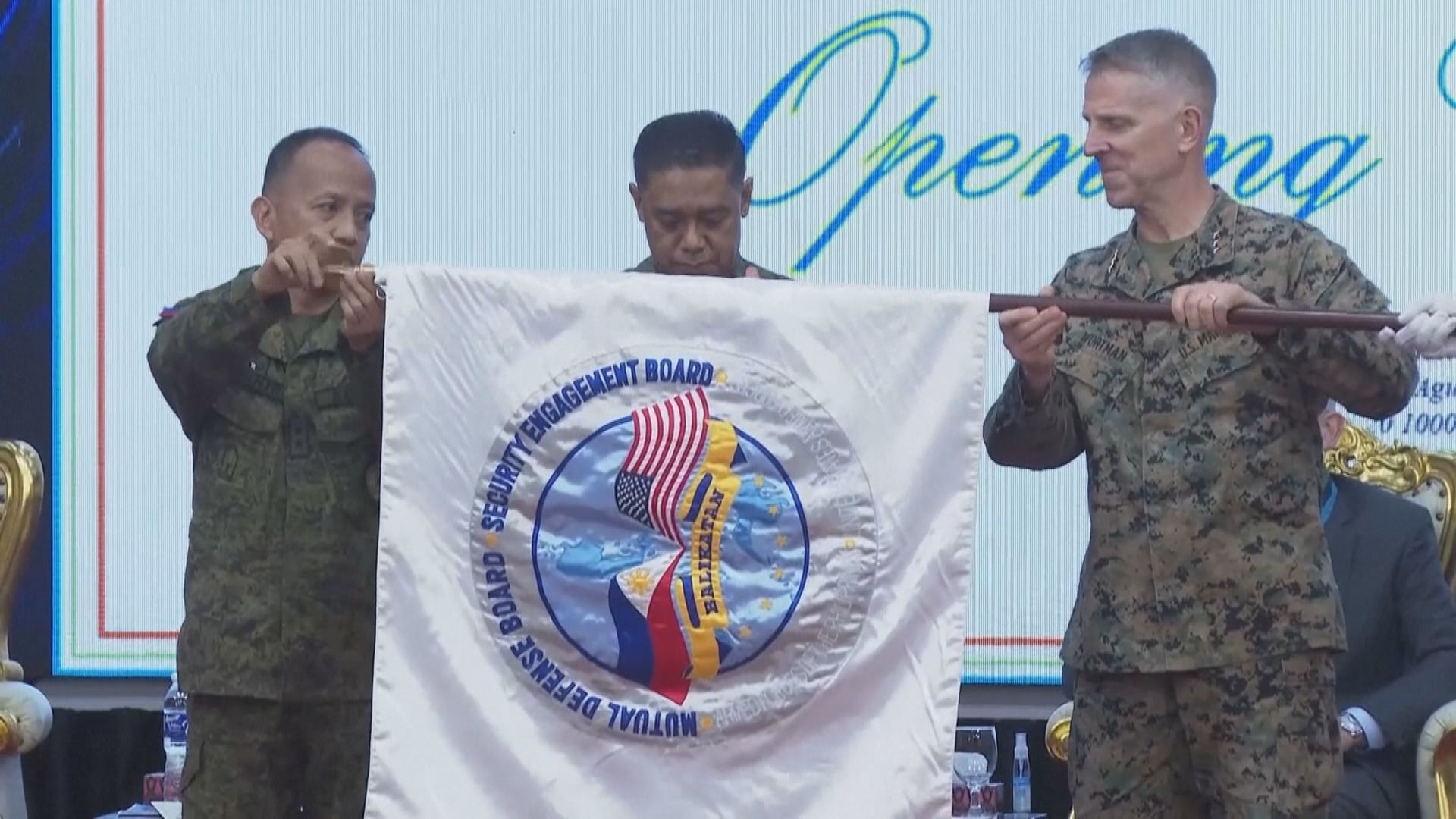 美菲舉行年度「肩並肩」聯合軍演