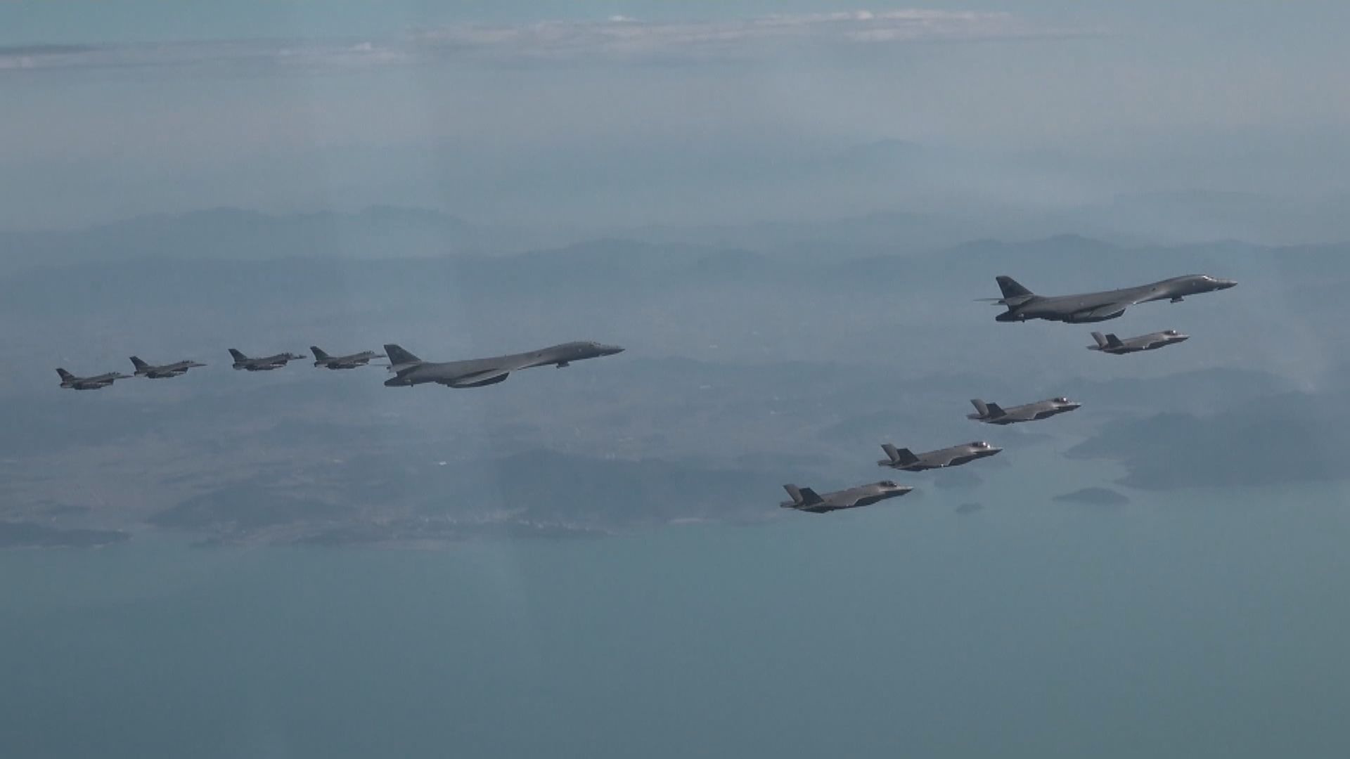 俄戰機升空防範兩美軍軍機越境