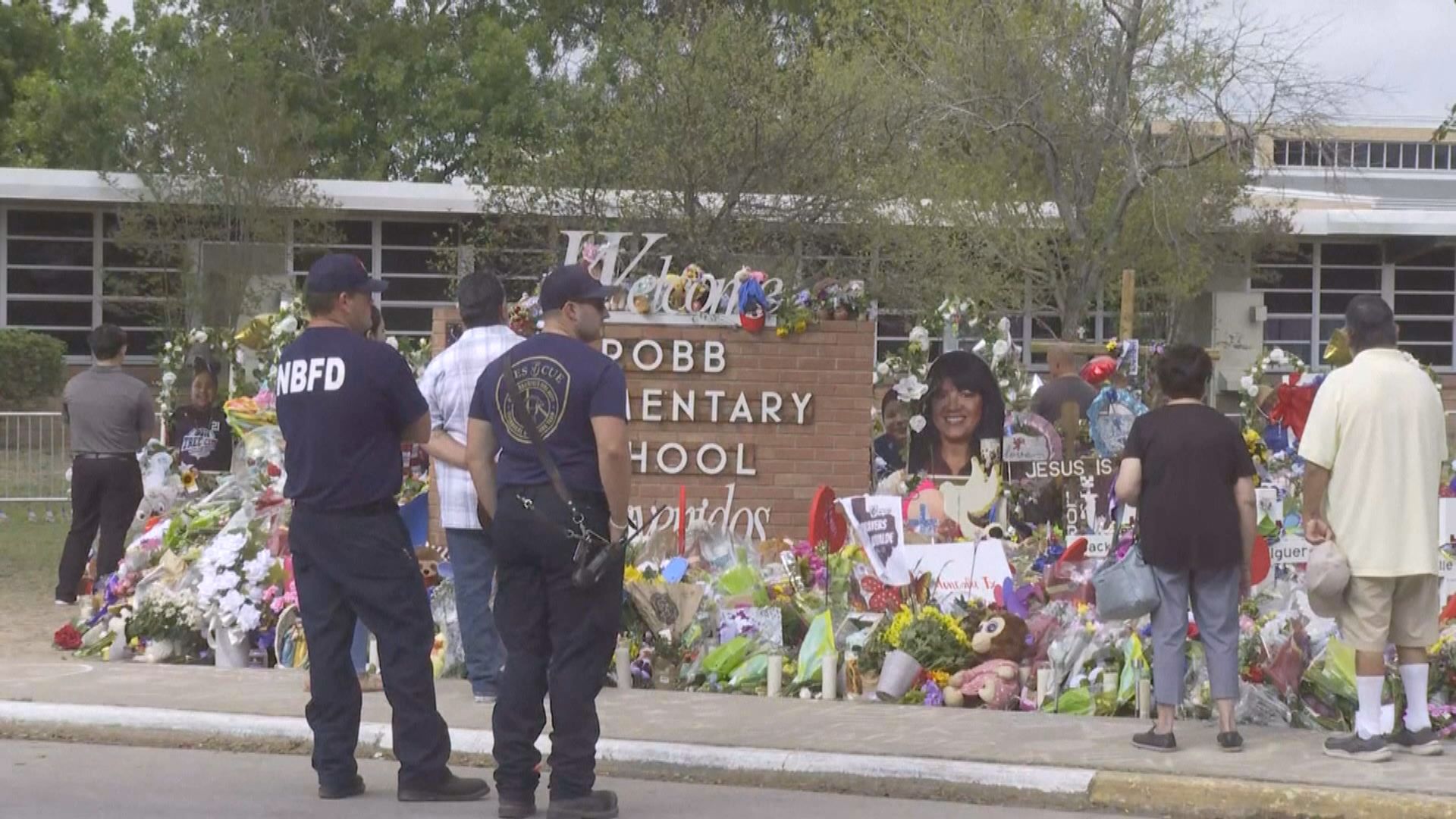 美國得州小學槍擊案　現場指揮官被指未攜帶無線電裝置