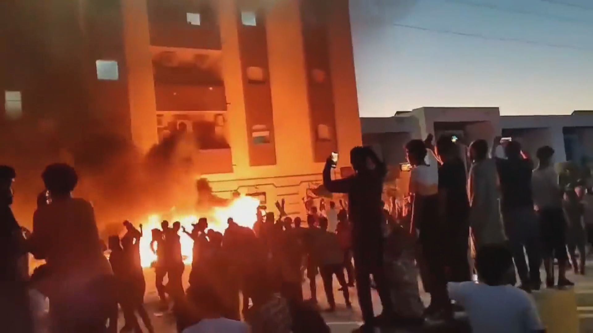 烏茲別克反政府示威　官方指18人死亡