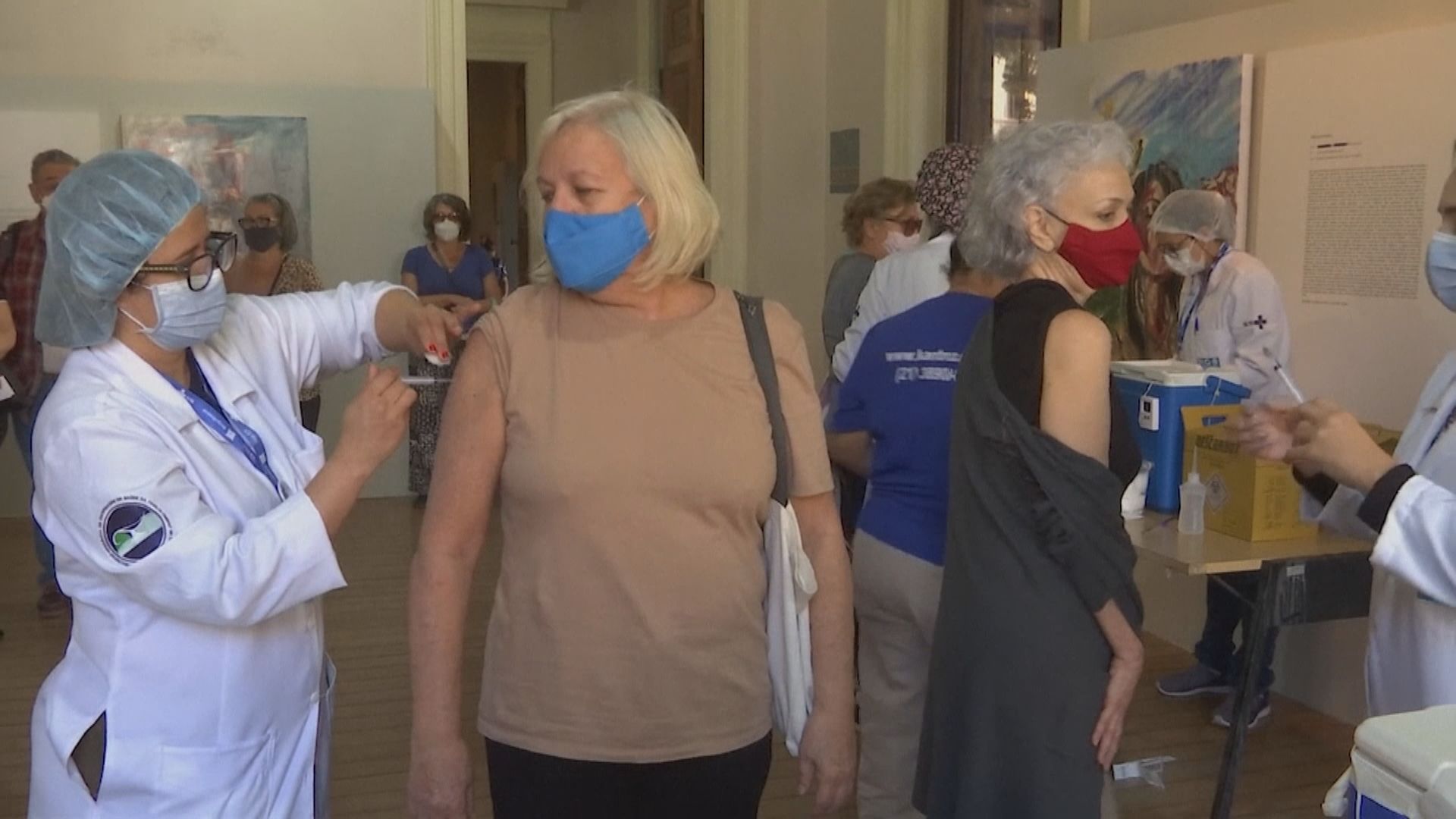 報道指巴西部分城市為民眾注射過期疫苗