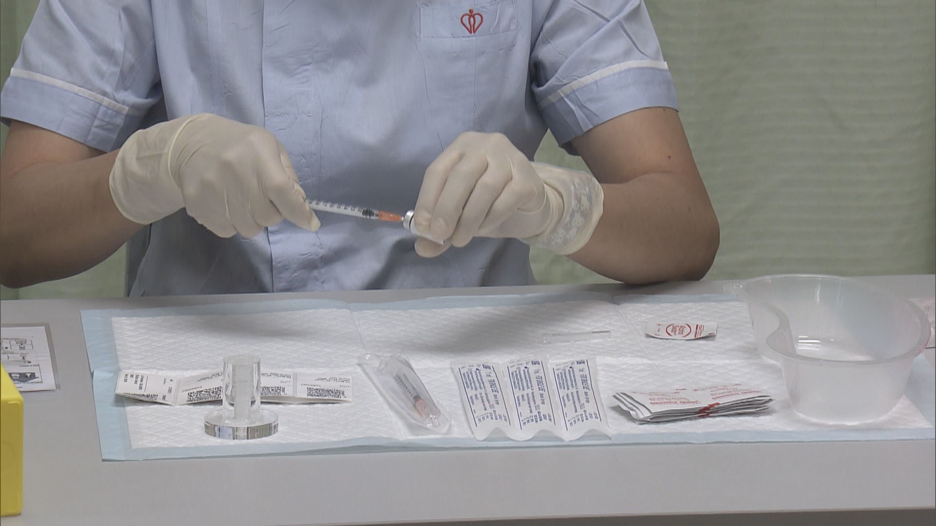 醫管局周一起為安老院舍院友接種復必泰疫苗