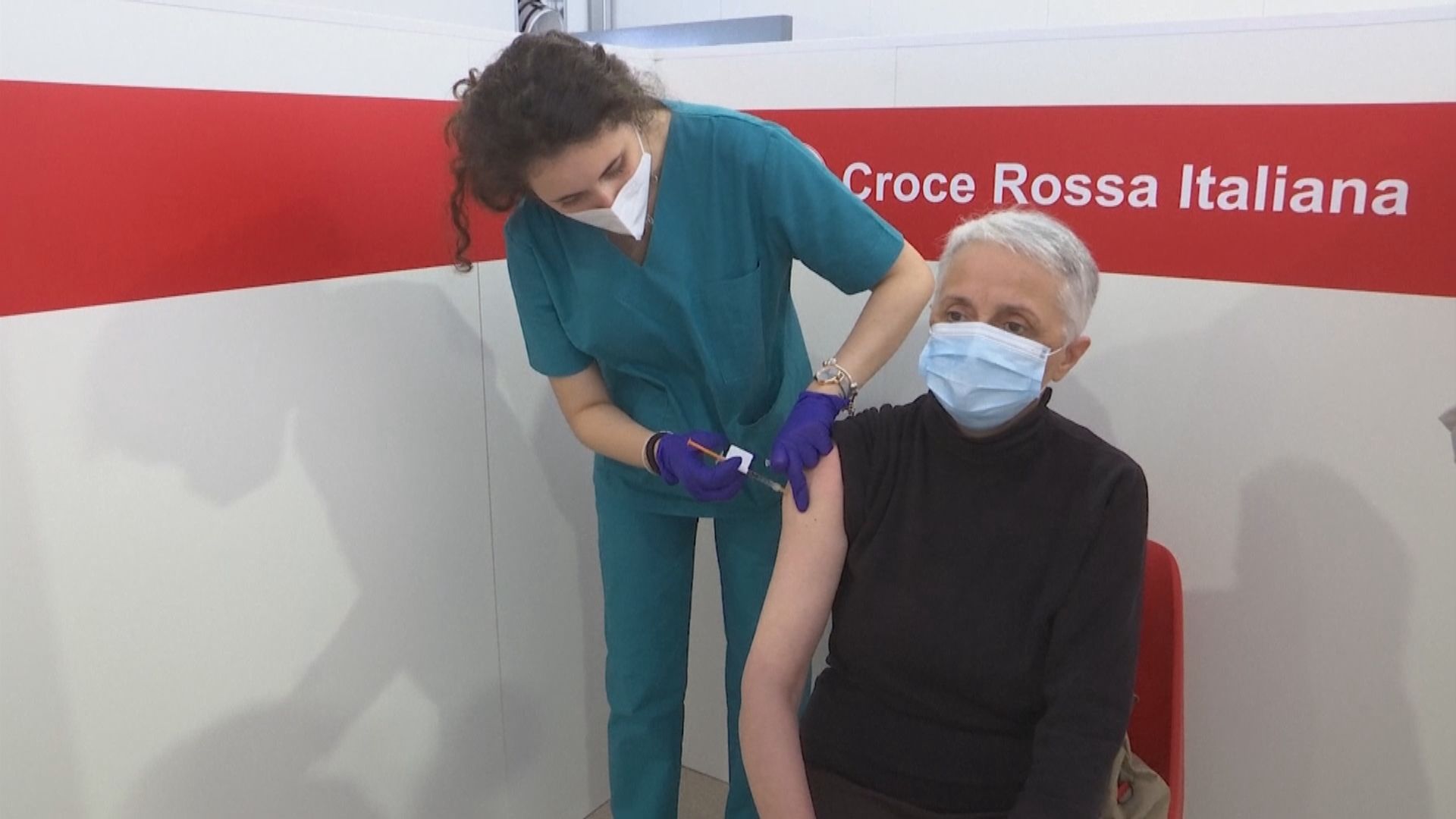 歐盟七成成年人完成接種新冠疫苗 