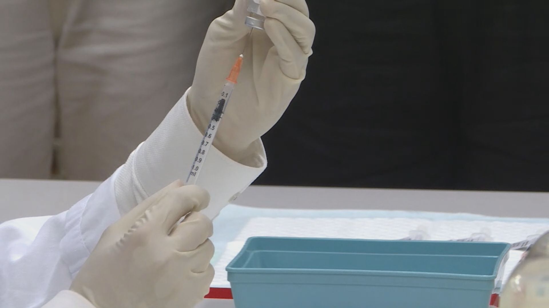 醫管局預計接種復必泰疫苗人士出現過敏症狀機會微