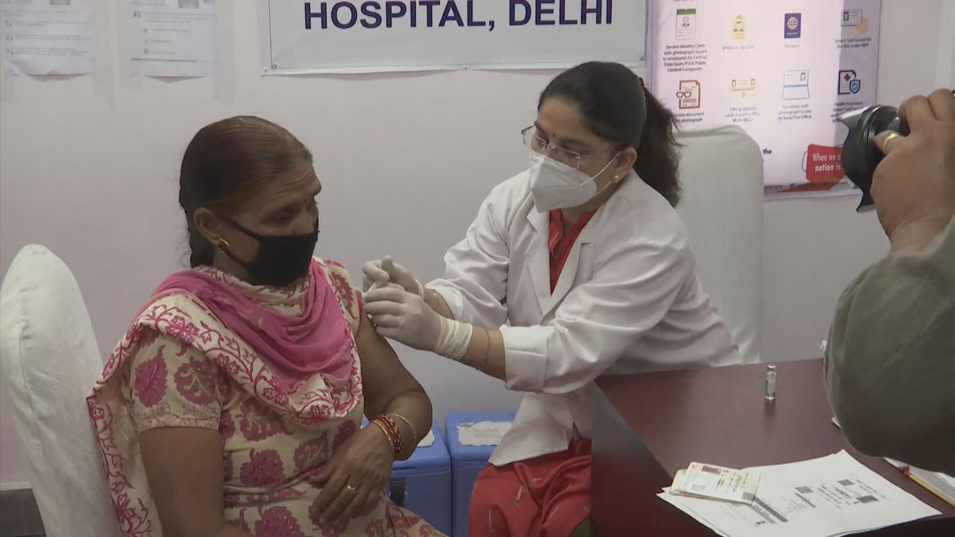 印度開始為高危人士打針　總理莫迪接種本土研製疫苗