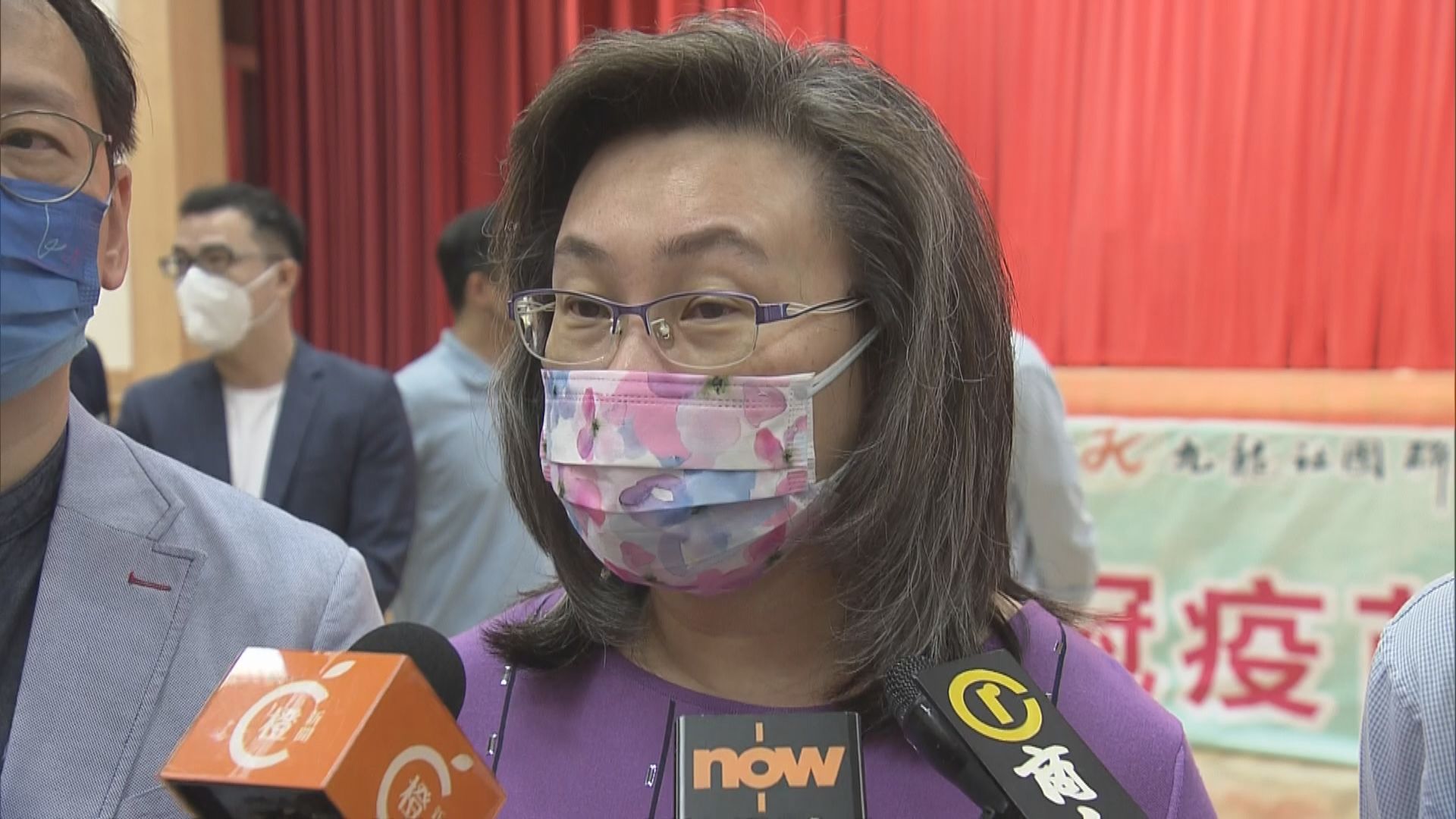 楊何蓓茵呼籲父母開學前帶子女接種新冠疫苗