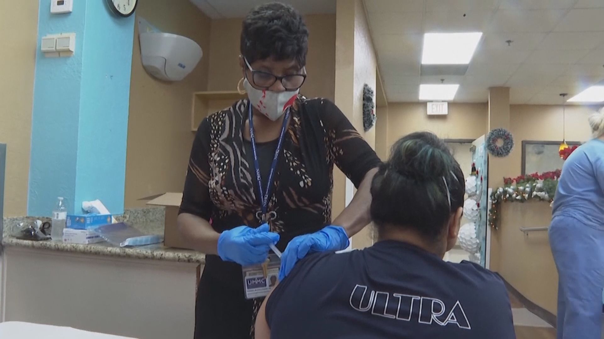 研究指接種mRNA疫苗新冠患者病毒量較少