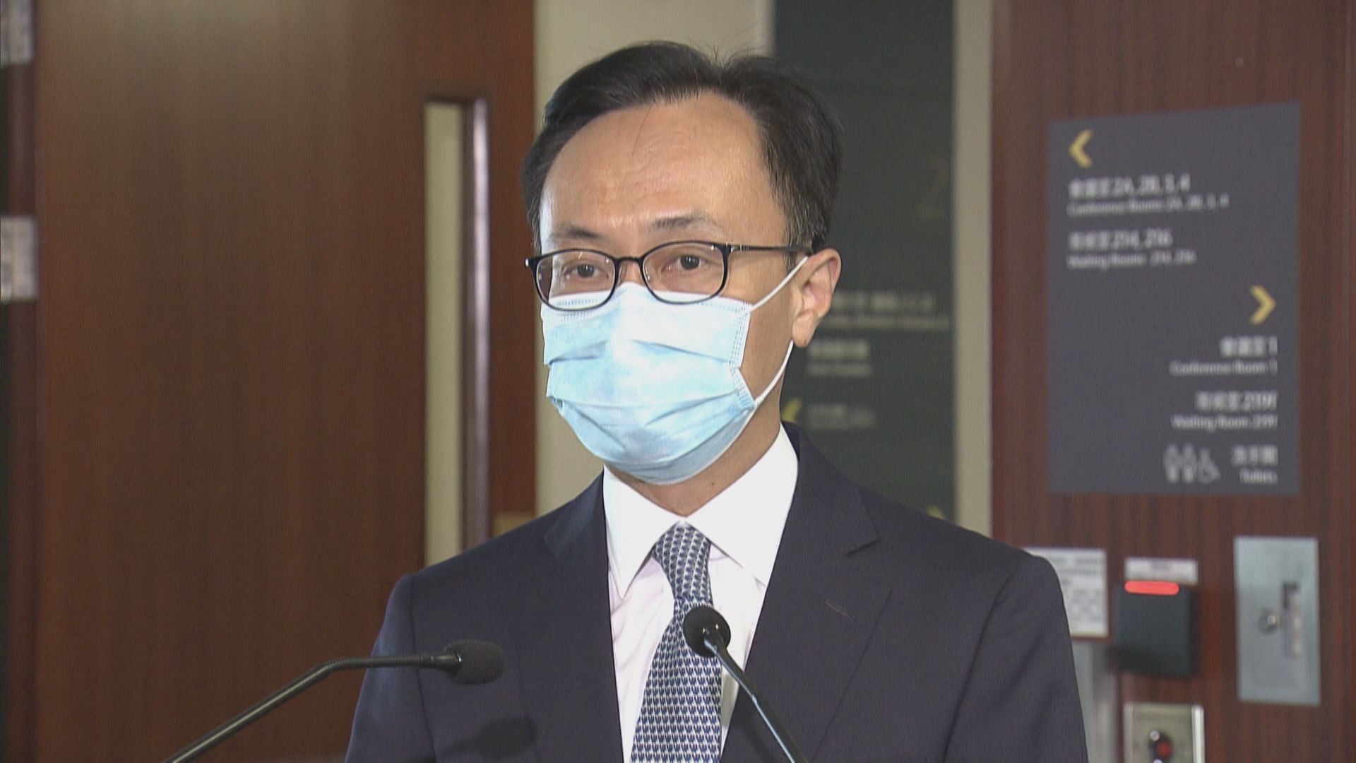 聶德權：本月內於兩間醫院設疫苗注射站　為覆診長者打針