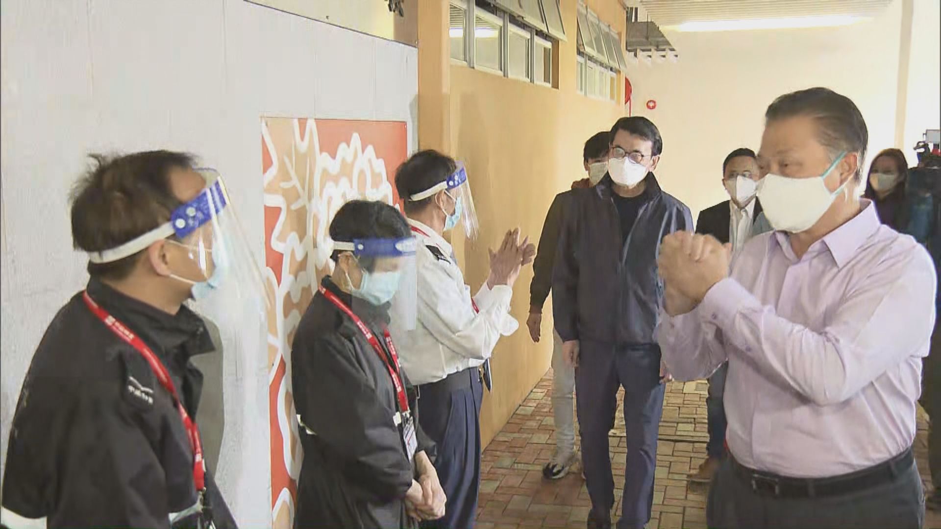 全港社區抗疫連線向保安員及清潔工派快速測試包